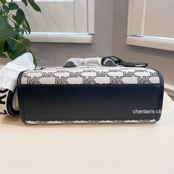 🎀NeW! Michael Kors Mirella Small Top Zip Tote - Picture 3 of 10